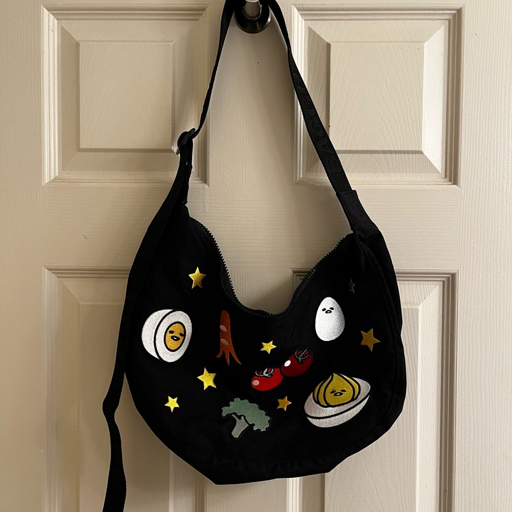 Baggu Medium Crescent Gudetama